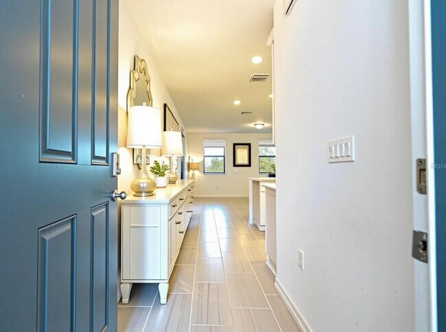 Building Photo - "Charming 3-Bed Townhouse in St. Cloud with Spacious 1,560 Sq Ft Layout and Modern Comforts!"