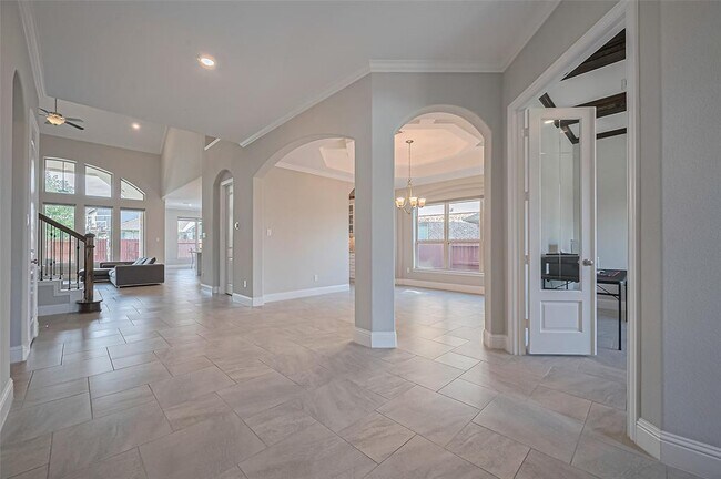 Building Photo - 16818 Calcots Dr
