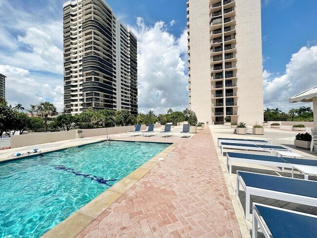 Building Photo - 4200 N Ocean Dr