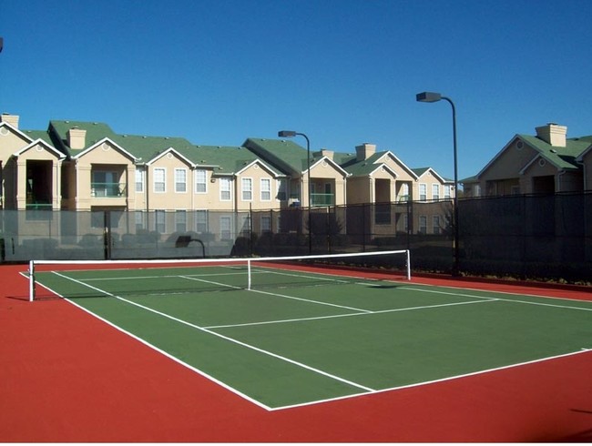 Tennis Courts - The Villas of Parkhaven