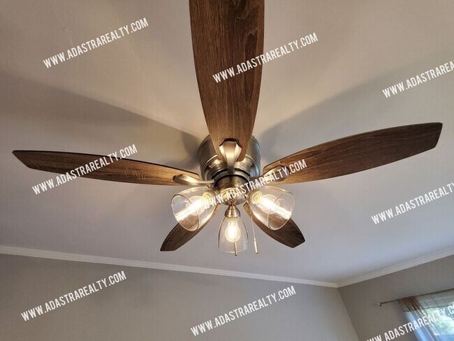 Building Photo - 4 Bedroom 2 Bath Ranch in Prairie Village-Coming SOON!!