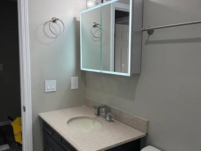 Building Photo - 7806 Barkwood Dr