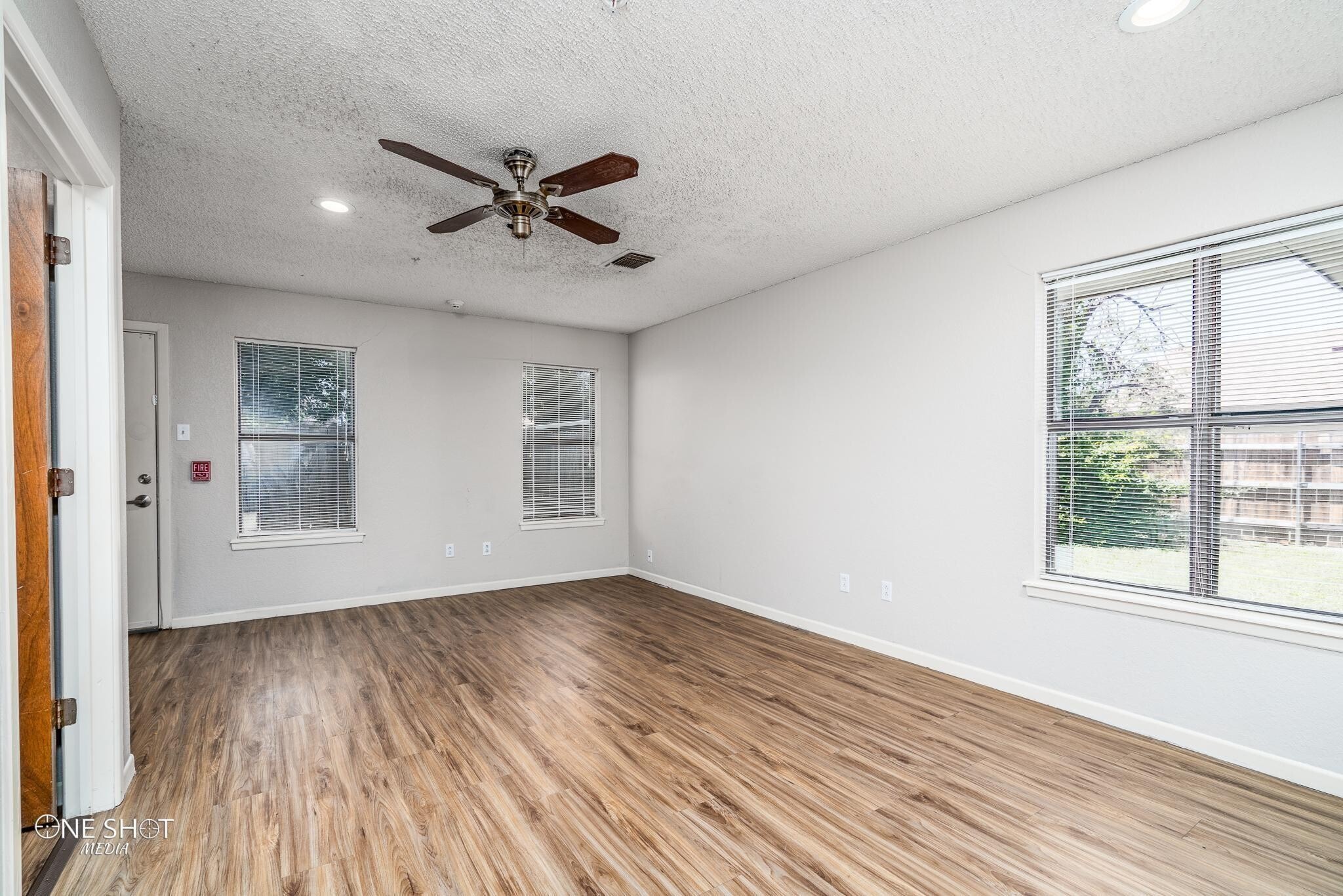 Building Photo - 951 Kenwood Dr