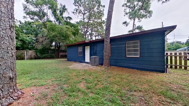 Building Photo - 2612 Ector Rd N