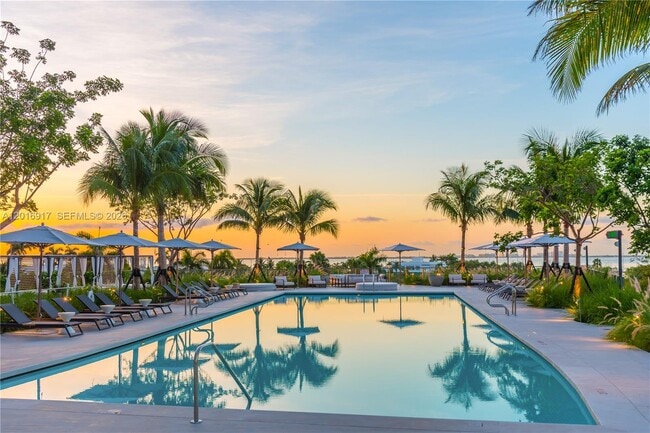 Building Photo - 2831 S Bayshore Dr