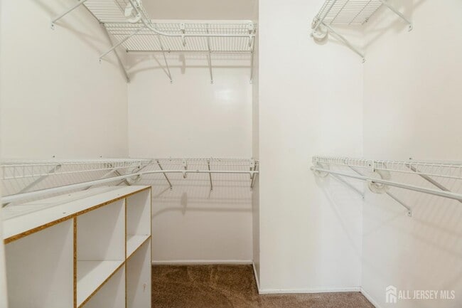 Building Photo - 7 Sloop Square