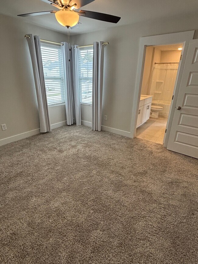 Building Photo - 21 Centimeters Dr