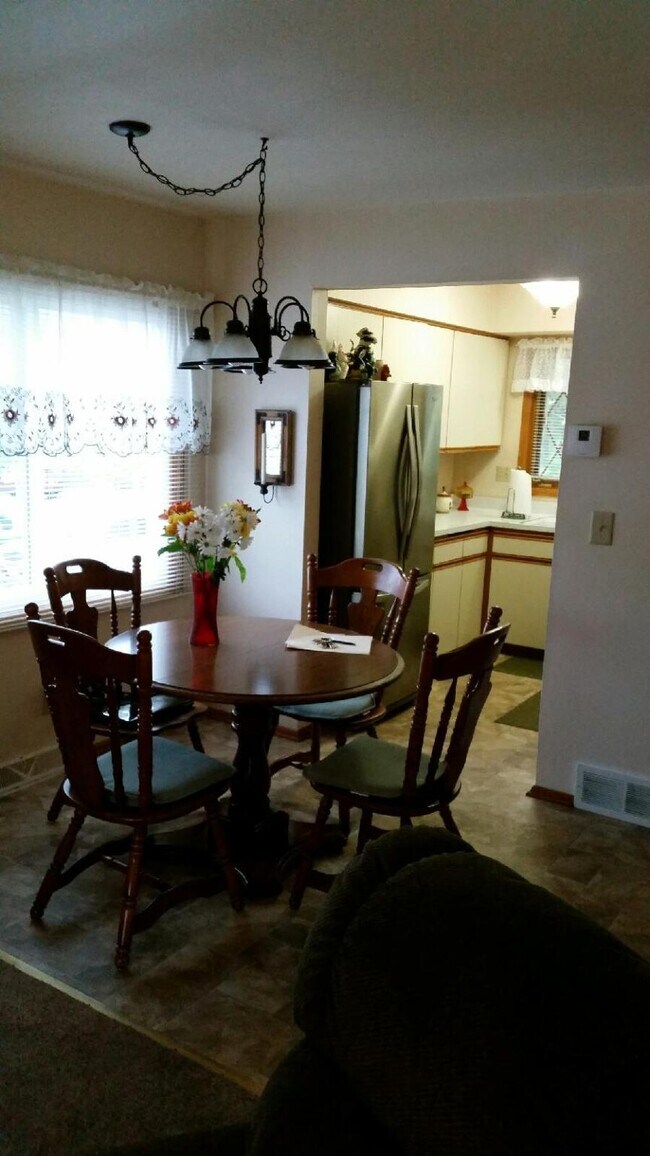 Building Photo - 1601-15 S 124th Street