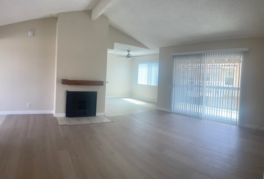 Building Photo - 8212 Slater Ave