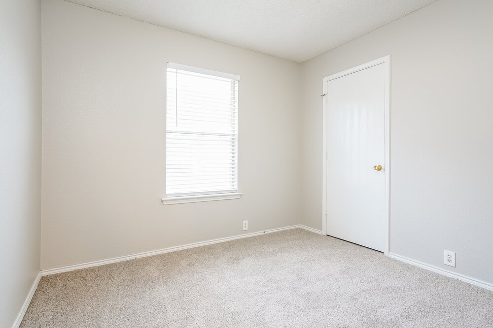 Building Photo - 6901 Baybridge Dr