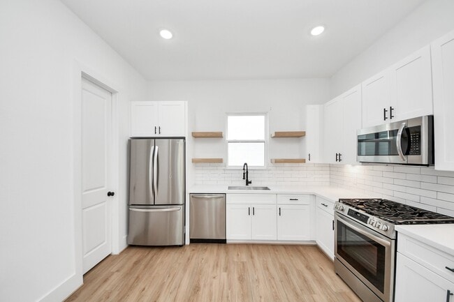 Building Photo - 4806 Cochran St