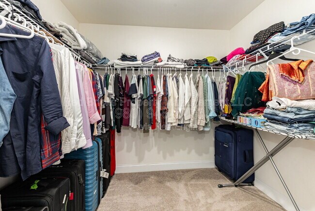 Building Photo - 3971 Fadden St