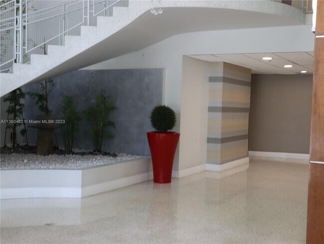 Building Photo - 3000 S Ocean Dr