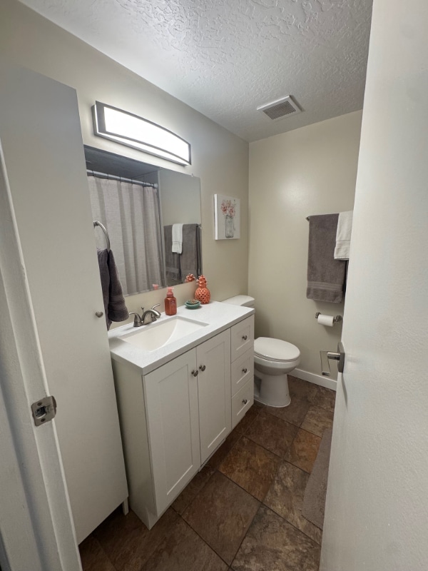 Building Photo - 4524 Balsam Ave