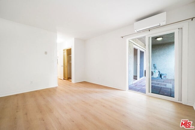 Building Photo - 9005 Cynthia St