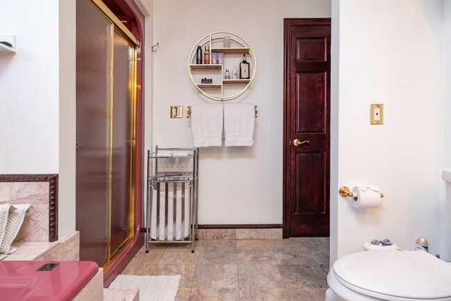 Building Photo - 152 Central Ave