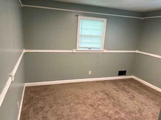 Building Photo - 2 Bedroom 1 Bathroom Home Available Soon