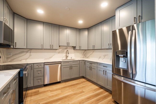 Building Photo - 12804 N Colony Dr
