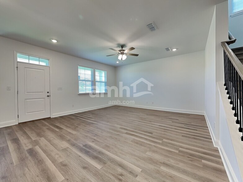 Building Photo - 218 Argea Dr