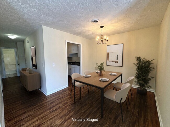 Building Photo - ST. ANDREWS CT - 101/103