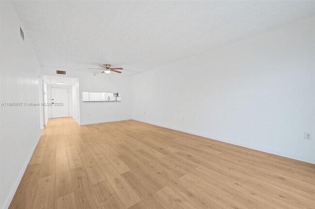 Building Photo - 8900 Collins Ave