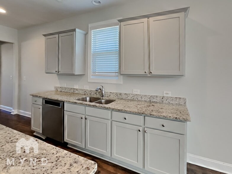 Building Photo - 1212 Silver Farm Rd