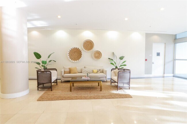 Building Photo - 2200 NE 4th Ave