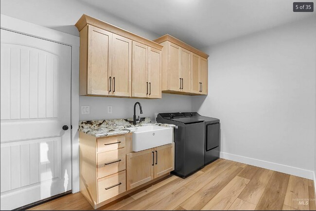 Building Photo - 520 Biscotti Lp
