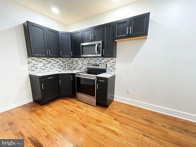 Building Photo - 309 S 60th St