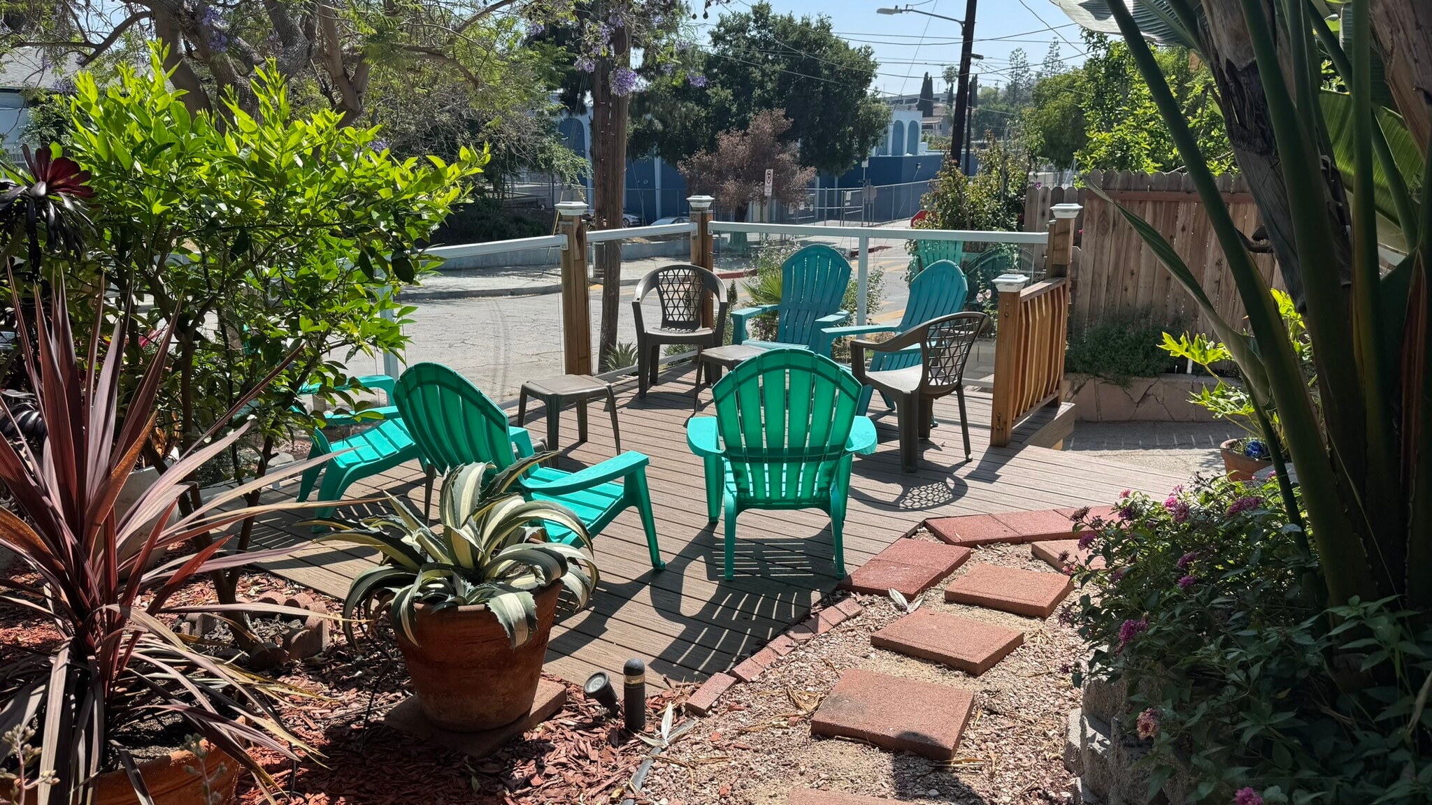 Front deck for all tenants - 4049 Sunset Dr
