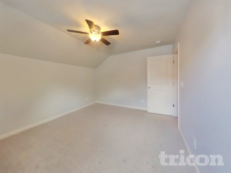 Building Photo - 3013 Alan Dr
