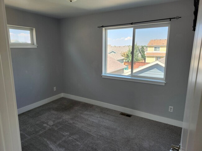 Building Photo - 2778 Tallgrass Ln