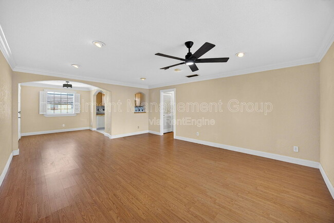 Building Photo - 1500 Gay Rd