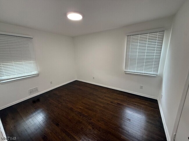 Building Photo - 2514 Jackson Ave