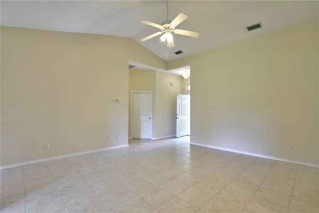 Building Photo - 8626 102nd Ct