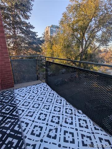 Building Photo - 200 N Pearl St