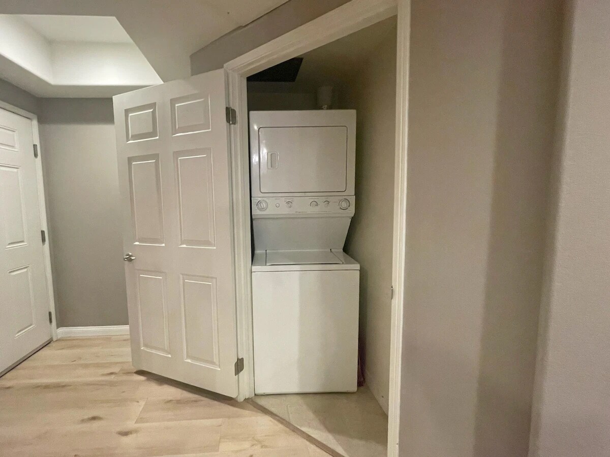 Building Photo - 3636 Jasmine Ave