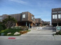 Building Photo - Beach Front 1-Bed 1-Bath Ocean House Harbo...