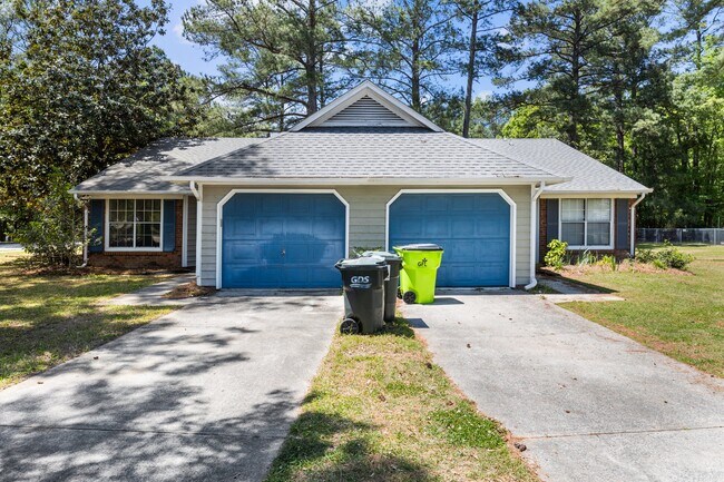 Building Photo - 1501 Fairfax Ln
