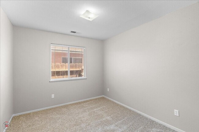 Building Photo - 1712 Beethoven Way