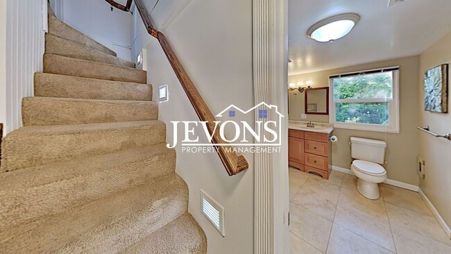 Building Photo - Beautiful two-story home in a walkable area near dining, shopping, entertainment and schools!