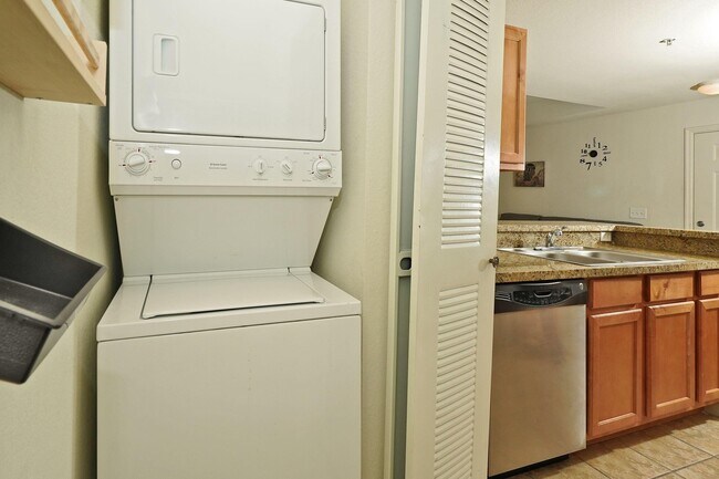 Building Photo - 3562 D'Avinci Way