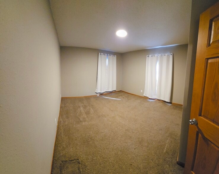 upstairs master bedroom - 506 Bay St