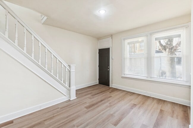 Building Photo - 3357 Malta St