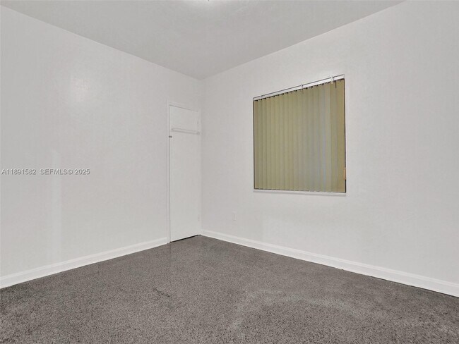 Building Photo - 17791 NE 13th Ave