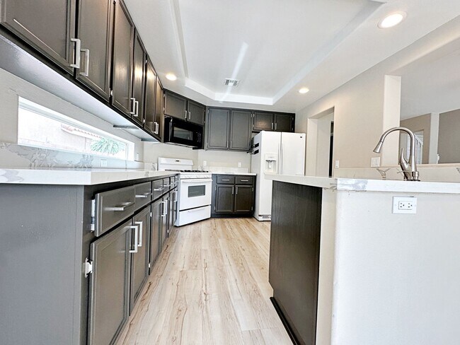 Building Photo - REMODELED 3 BEDROOM HOME IN SOUTH SHORES