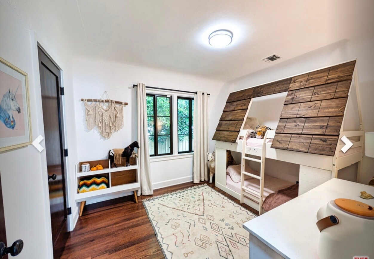 Smallest Bedroom - 3927 Degnan Blvd