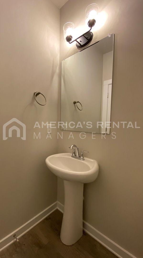 Building Photo - Home for Rent in Jemison, AL! Available to View!