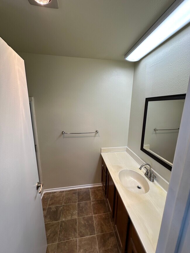 MAIN BATH - 114 Olive St