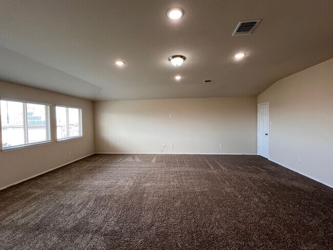 Building Photo - Spacious 5-Bedroom Harker Heights Home with 3 Living Areas & 3-Car Garage